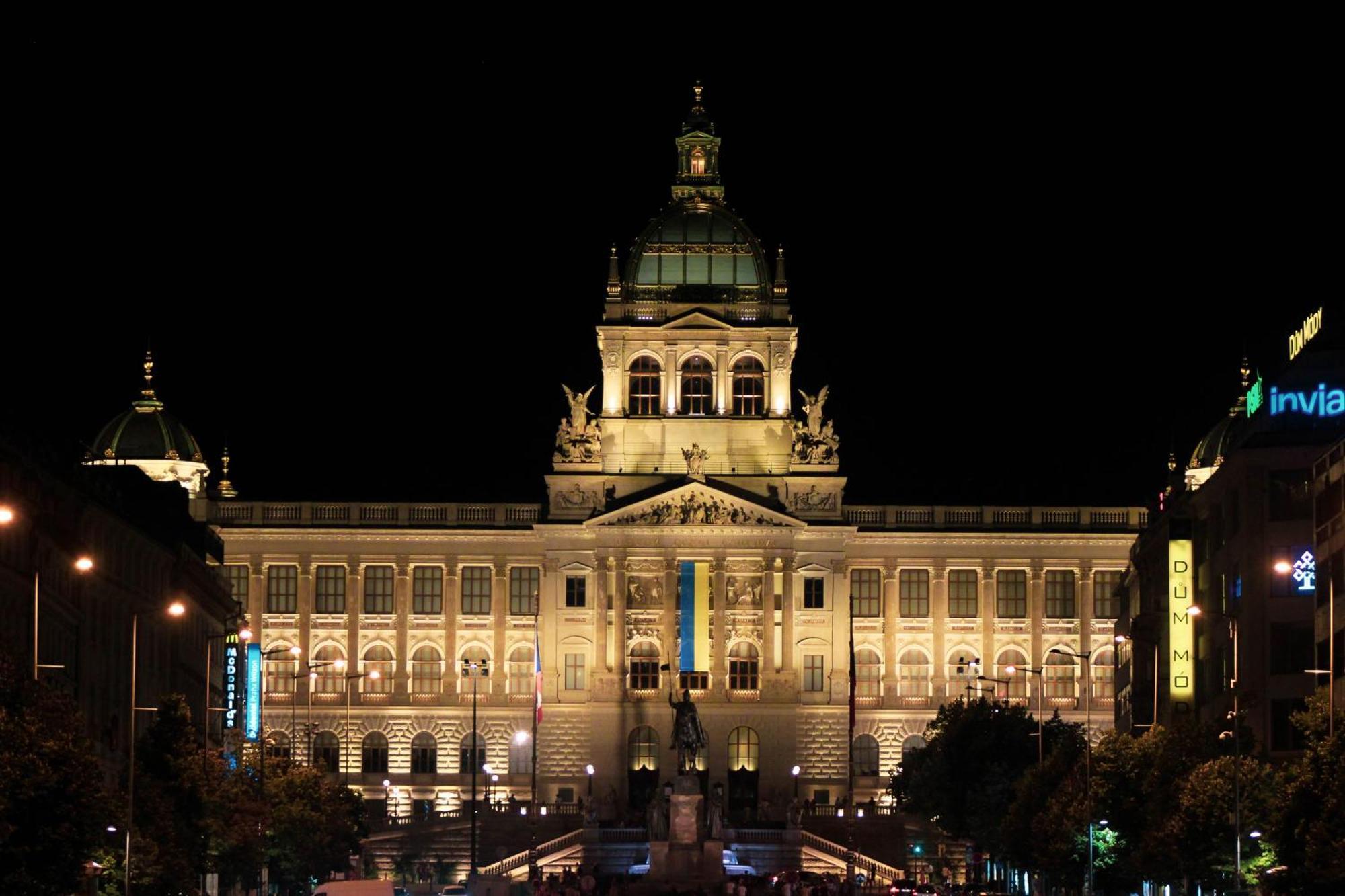 New Design & Style Apartments 50M From Wenceslas Square Prag Exteriör bild