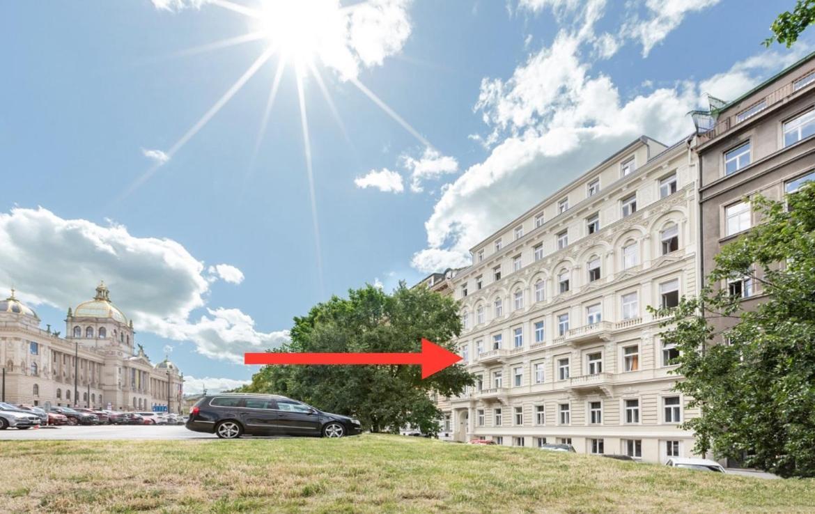 New Design & Style Apartments 50M From Wenceslas Square Prag Exteriör bild