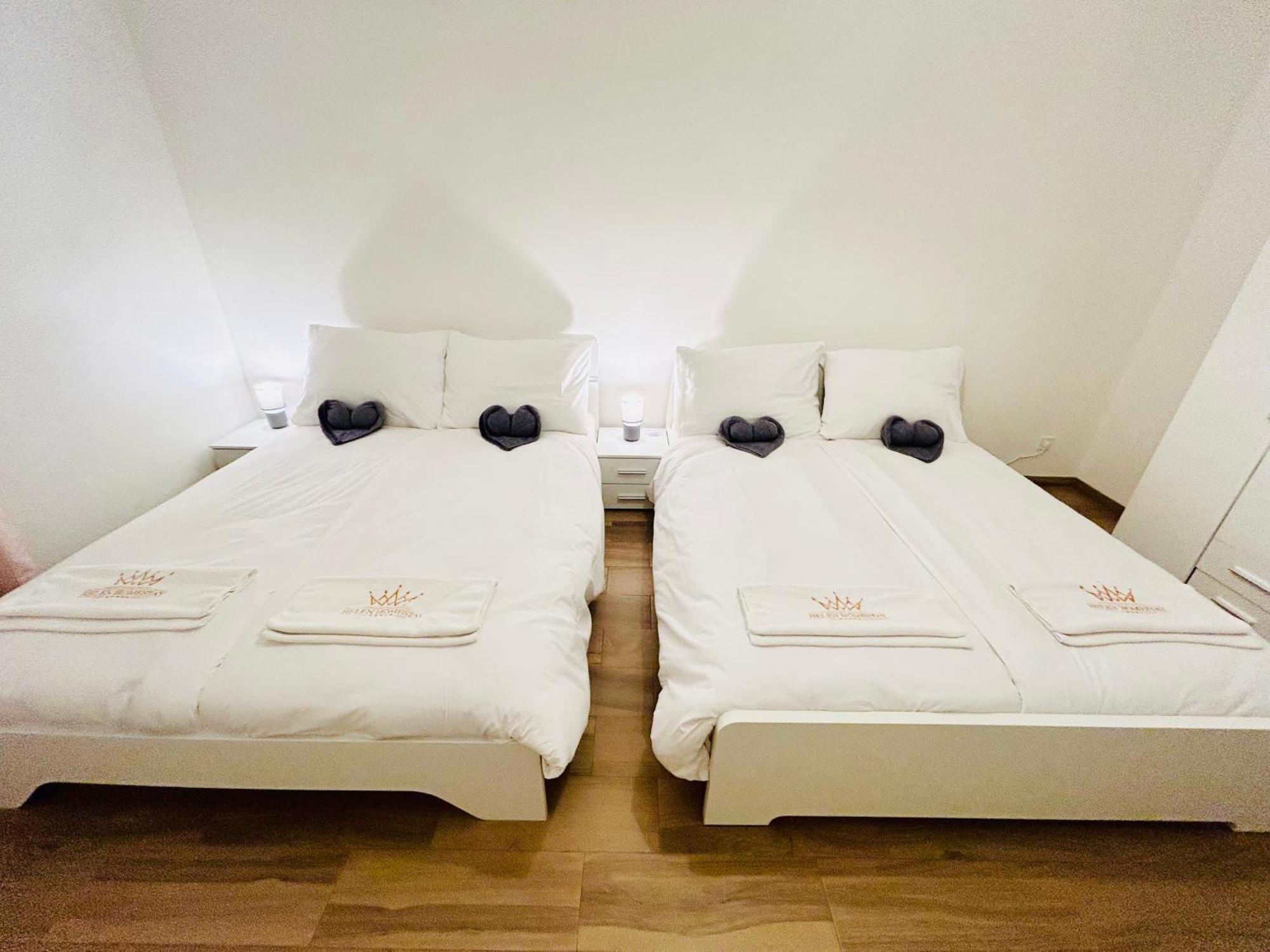 New Design & Style Apartments 50M From Wenceslas Square Prag Exteriör bild