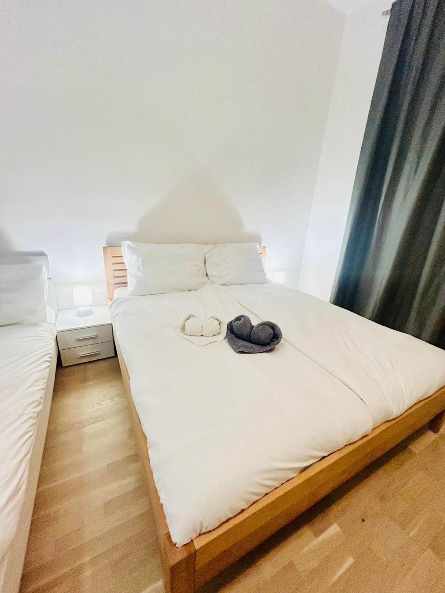 New Design & Style Apartments 50M From Wenceslas Square Prag Exteriör bild