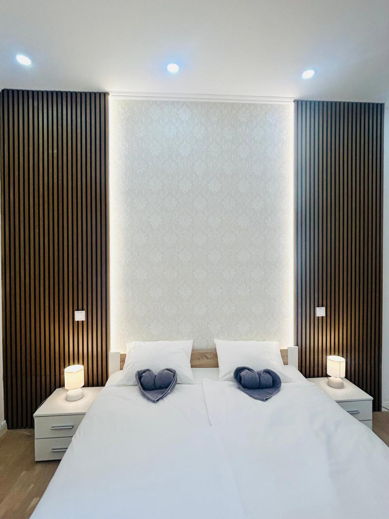 New Design & Style Apartments 50M From Wenceslas Square Prag Exteriör bild